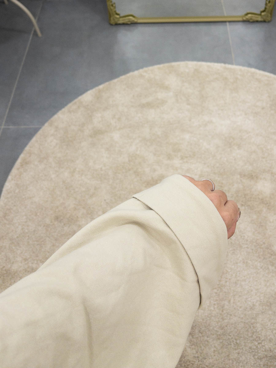 Loose-fitting cotton dress with round neck and long sleeves, one size